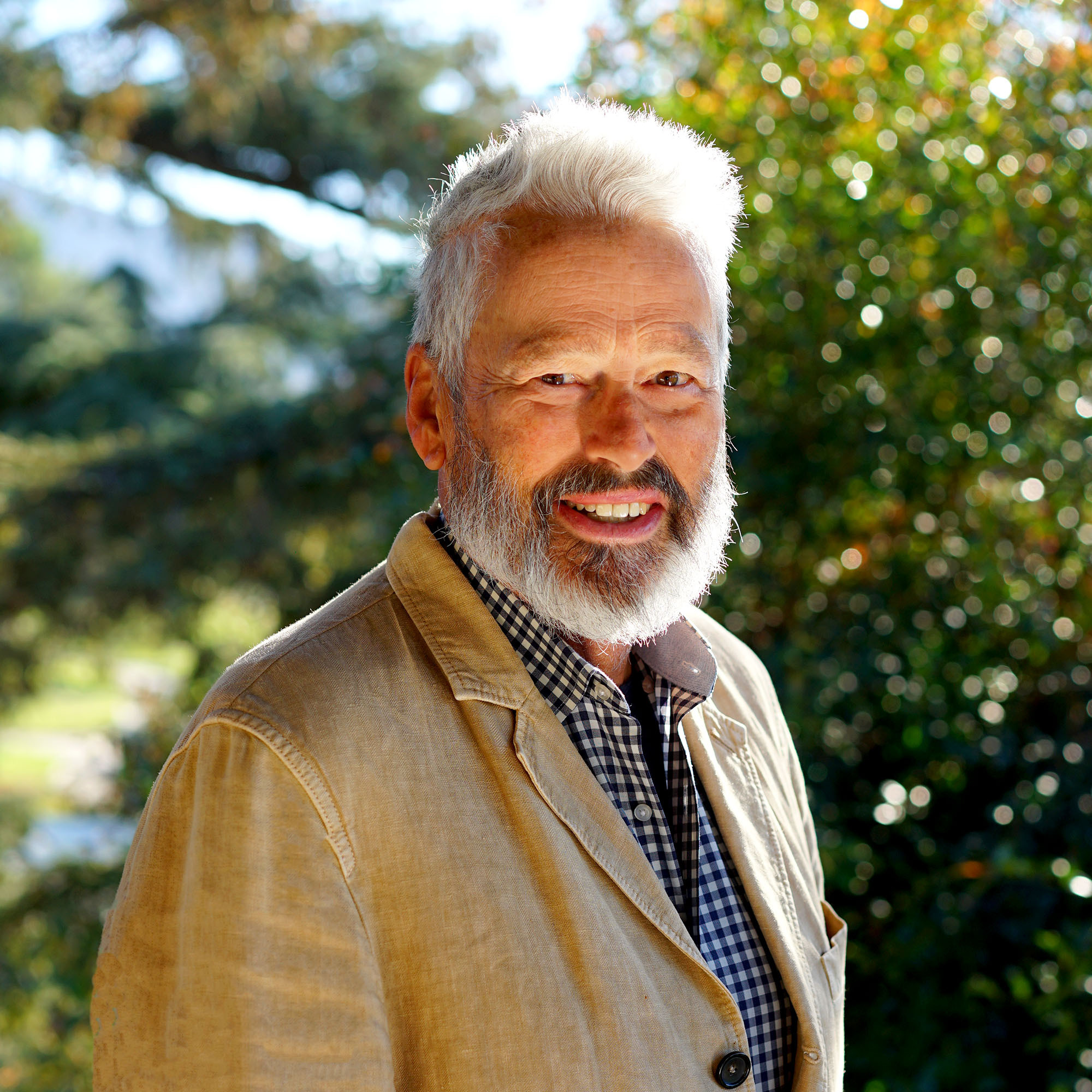 Headshot of Robert Long